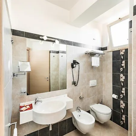 Hotel Fenix San Benedetto del Tronto Exterior foto