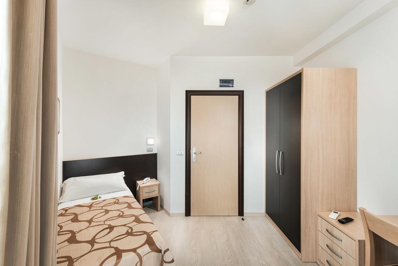 Fenix Hotel 3*